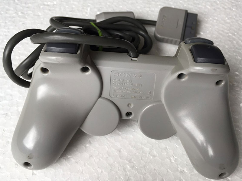 Back cover / image - Playstation Dual Shock Controller (Grey) (No box/manual)